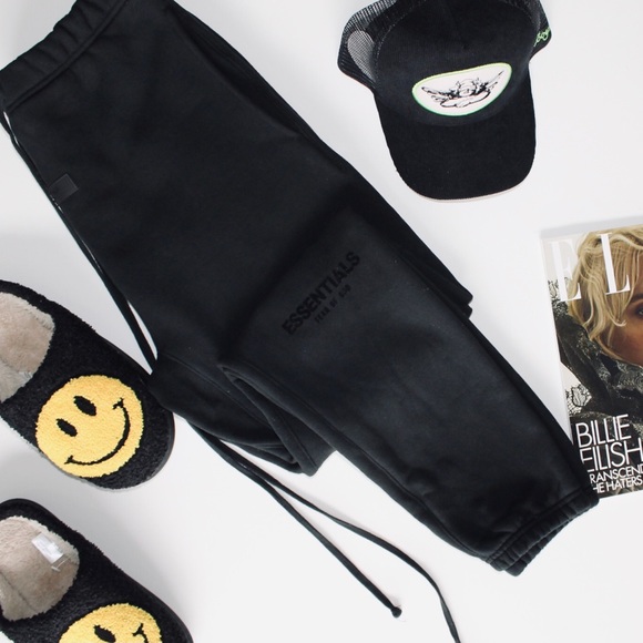 FEAR OF GOD ESSENTIALS ‘Stretch Limo’ Sweat Suit - Picture 4 of 8